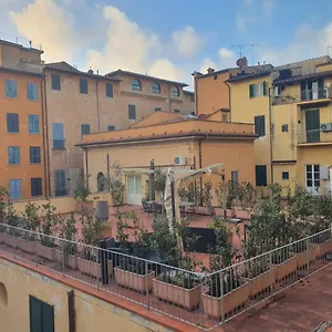 Appartamento Mossotti Street, Pisa